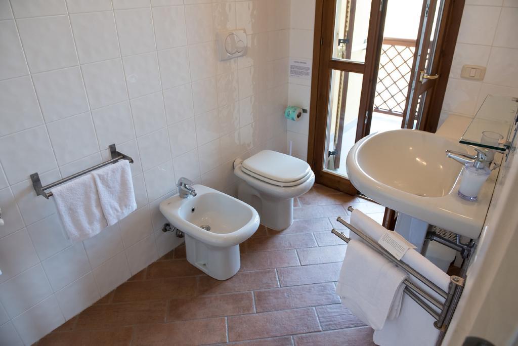 Appartamenti E Affittacamere Le Due Ruote Alberese Exterior photo