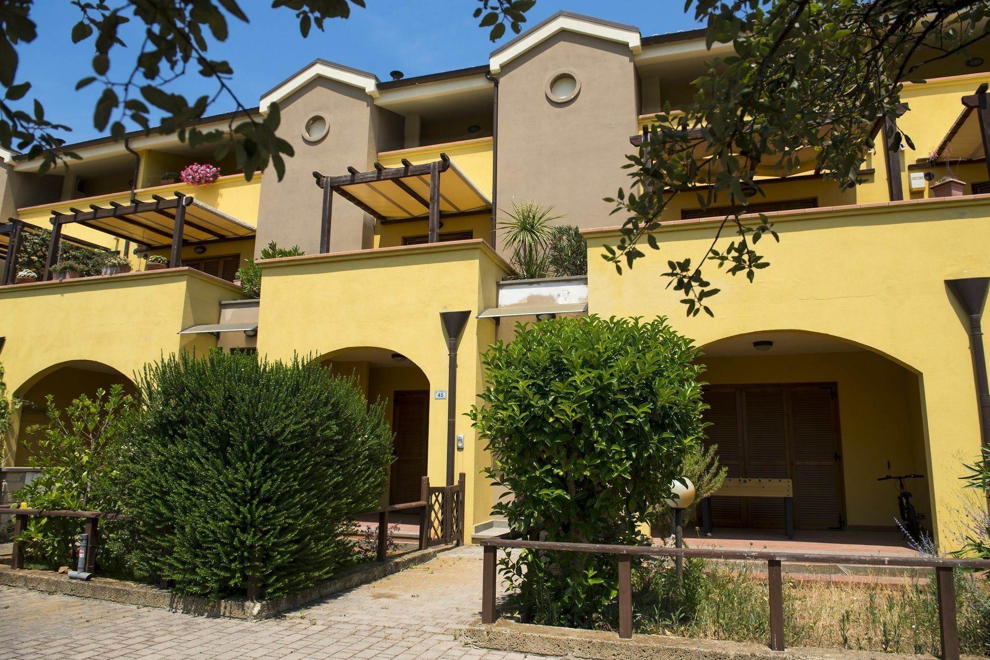 Appartamenti E Affittacamere Le Due Ruote Alberese Exterior photo